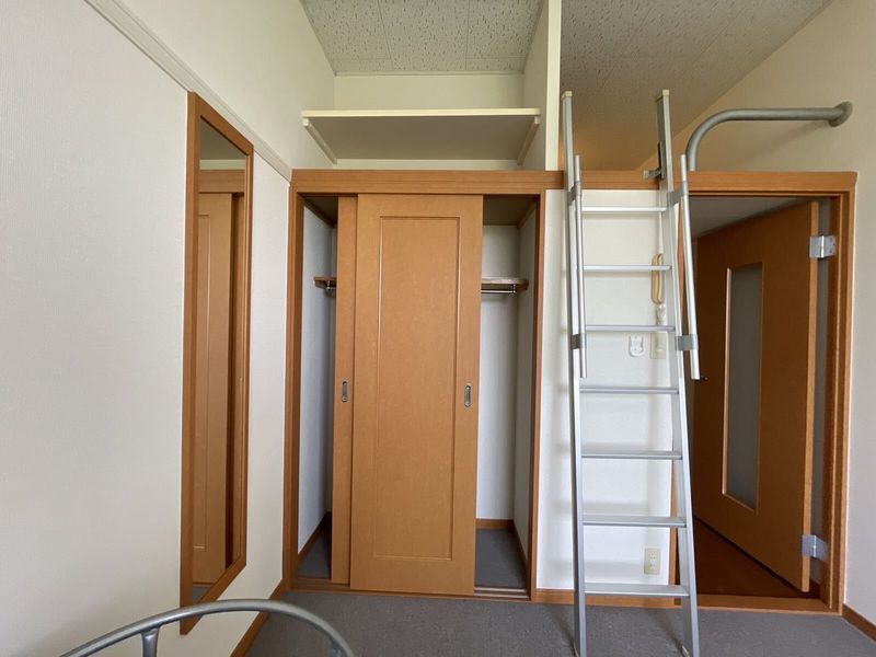 レオパレスブルースカイⅣ 収納