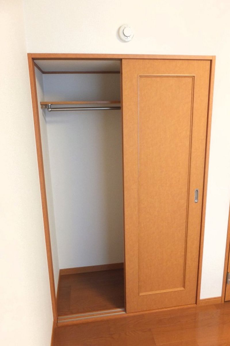 レオパレスパルポート 収納
