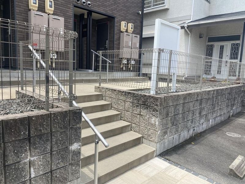 レオネクスト高島一丁目 エントランス
