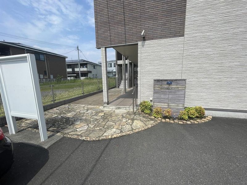 クレイノエストレーラ エントランス