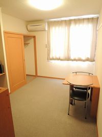 レオパレスハウゼブリューヘン 居間