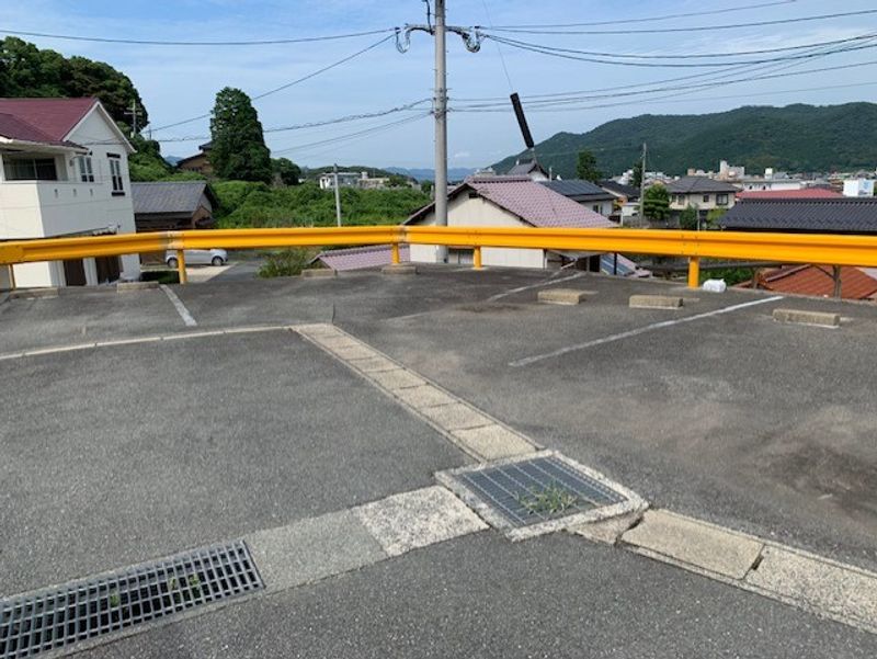 レオパレス雄希 駐車場