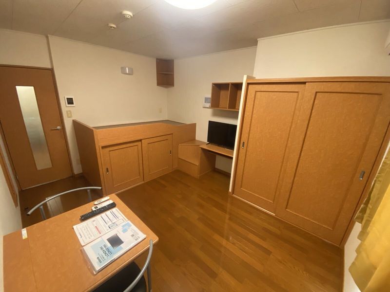 レオパレストビス 居間