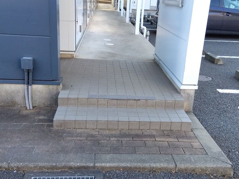 レオパレスウィン エントランス