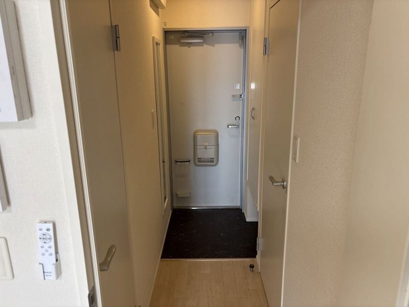 LEONEXT Smile Square Entrance