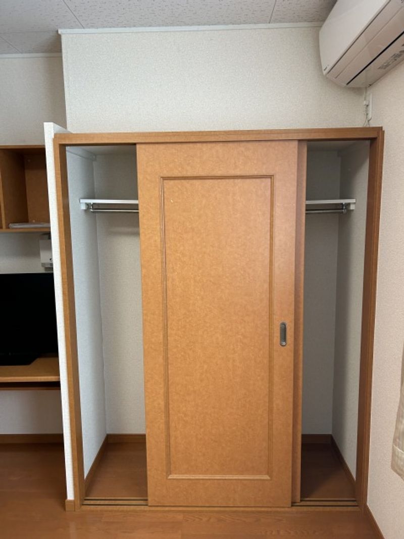 レオパレス春 収納