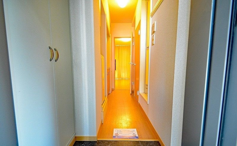 レオパレスアステック 玄関