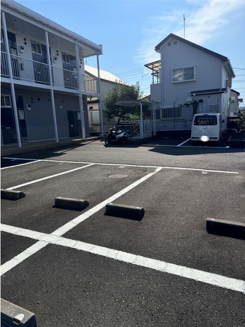 レオパレスシリウス町田 駐車場