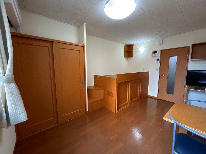 leopalace Moto Wing Living room