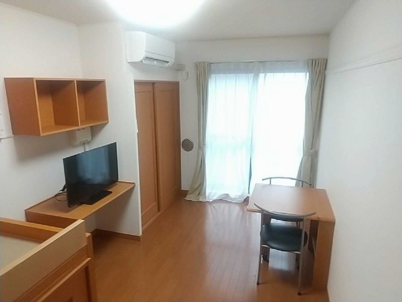 レオパレスＭＡＣＨＩＤＡ 居間