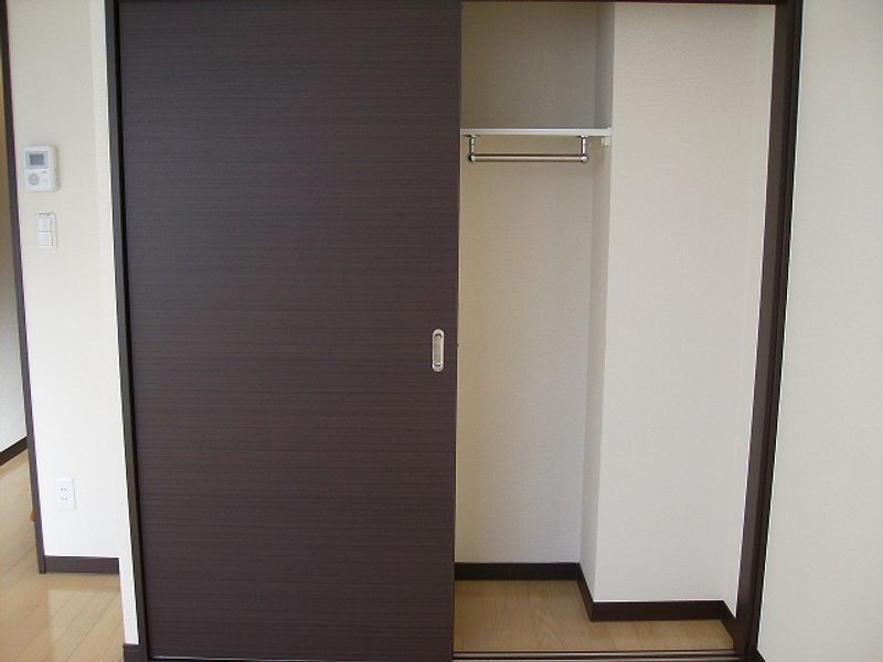 レオネクスト感田 収納