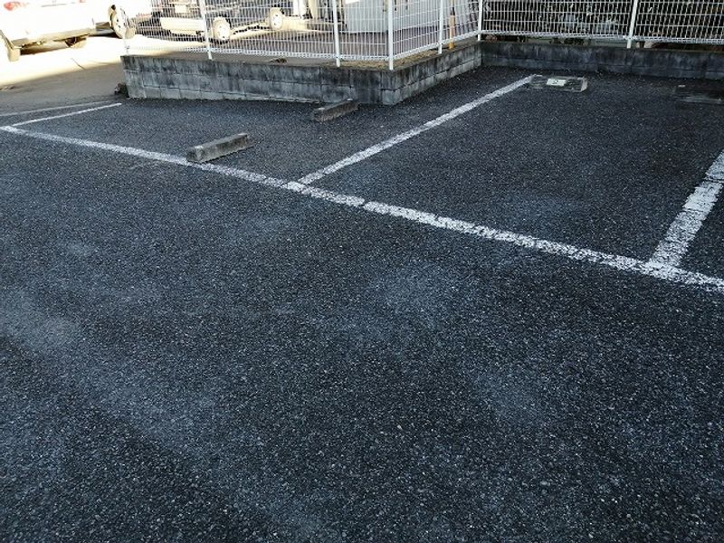レオパレスシャレ 駐車場