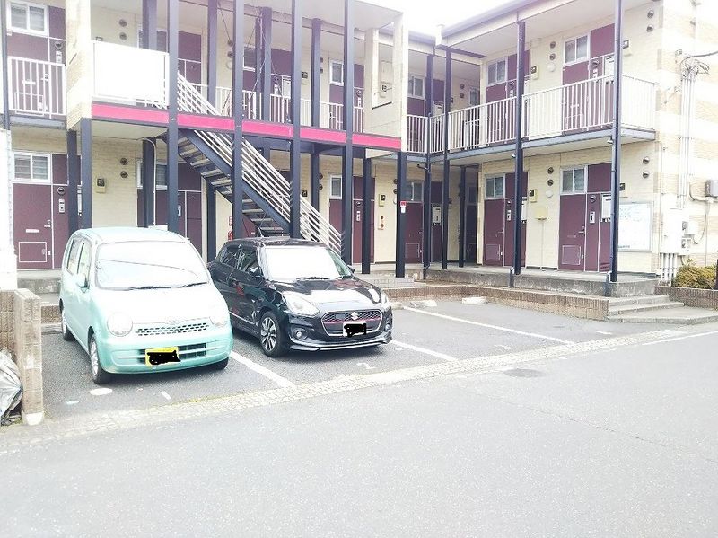 レオパレス守谷中央 駐車場