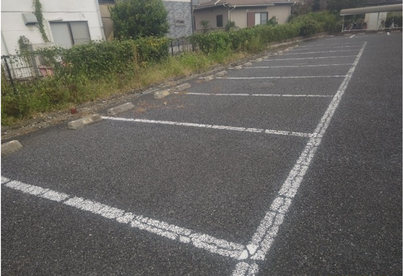レオパレスクレスト 駐車場