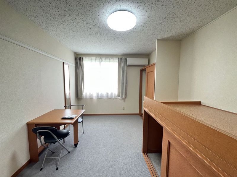 レオパレスファースト 居間