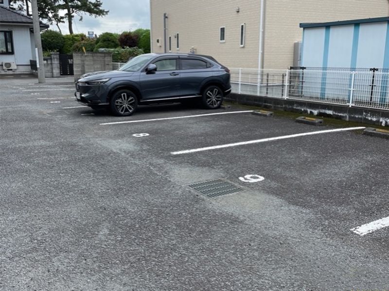 レオパレスグランドＭ・Ｋ 駐車場
