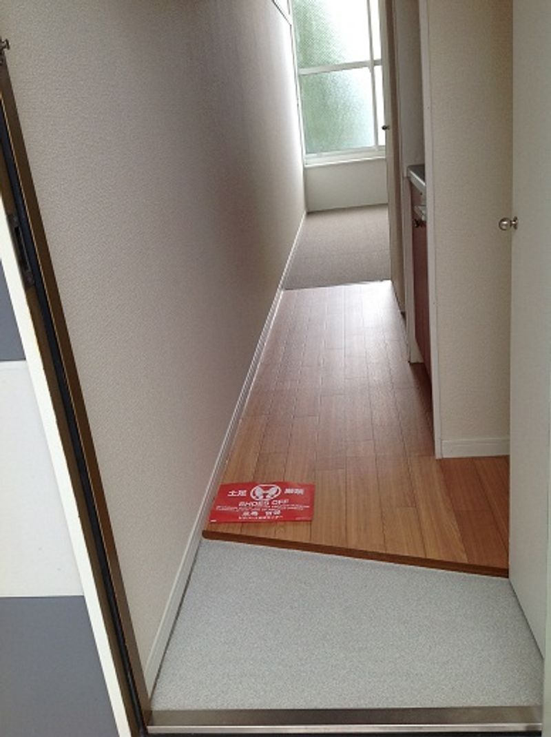 レオパレスはぴねすＥ 玄関