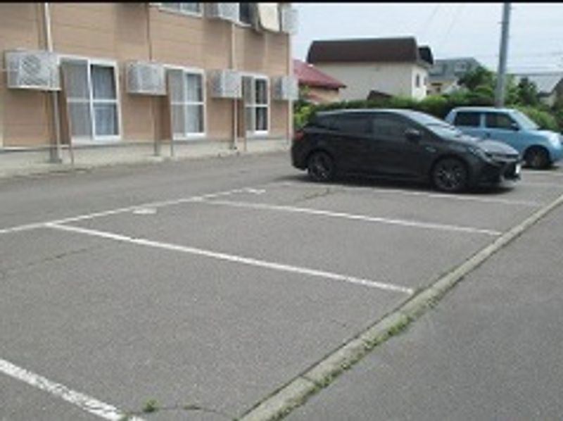 レオパレス五所川原Ⅱ 駐車場