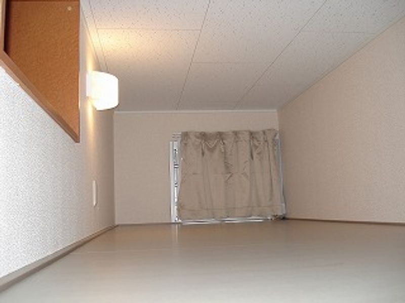 レオパレスノワール 居間