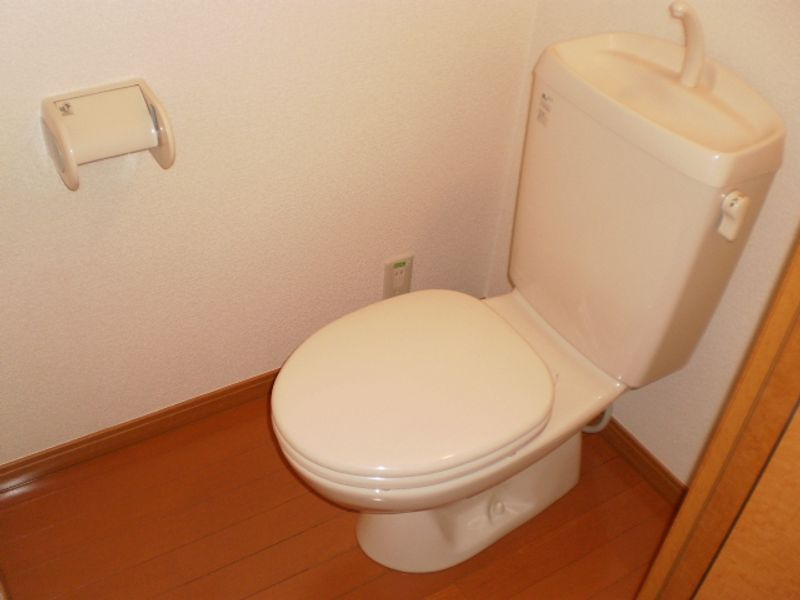 レオパレスコーポ入江 トイレ