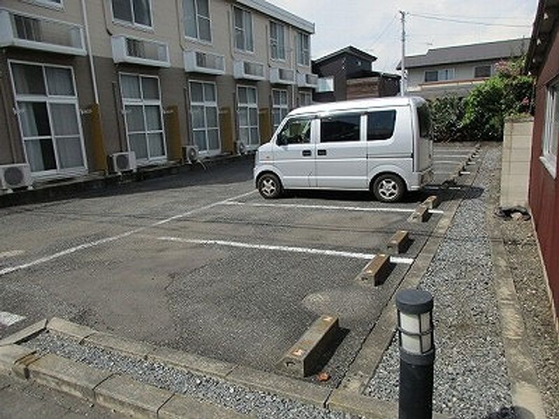 レオパレス台天白 駐車場