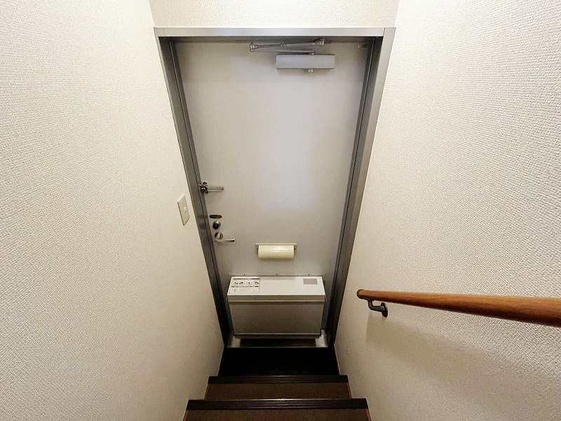 レオパレスグリーンリバー２ 玄関