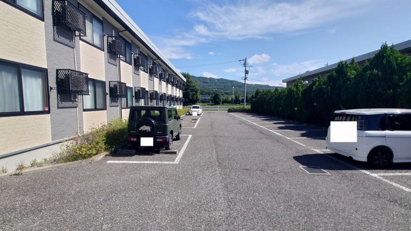 レオパレスＯＧＡＷＡ　Ｙ 駐車場