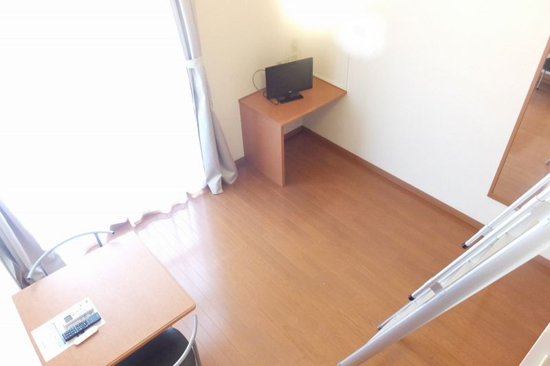 レオパレスシロヤシキ 居間