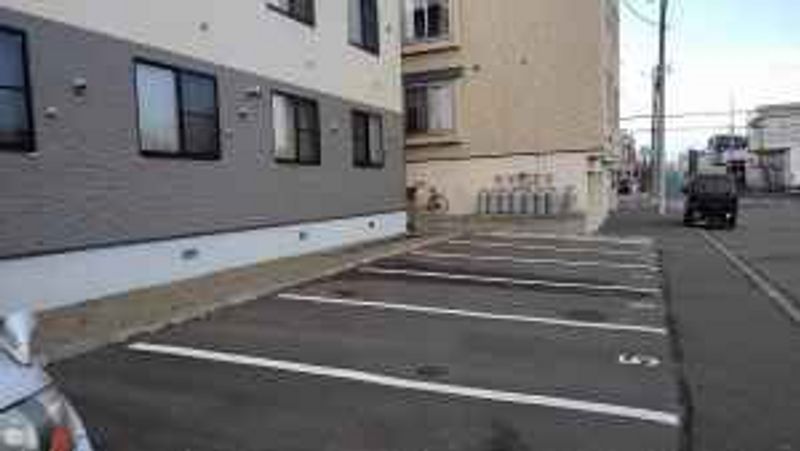 レオパレスグリーンベルトヒカリ 駐車場