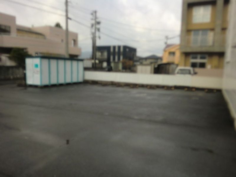 レオパレスヴァンテアン 駐車場