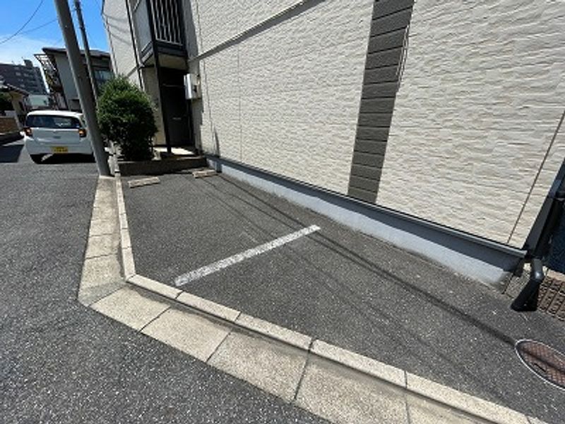 レオパレスコンフォート 駐車場
