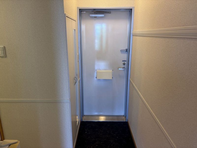 レオパレスユートピア白岡 玄関