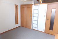 レオパレス広瀬 居間