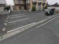 レオパレスドゥジェーム昭和町 駐車場