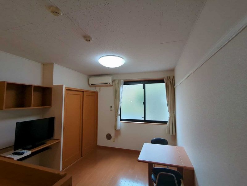 レオパレスねのさわ 居間