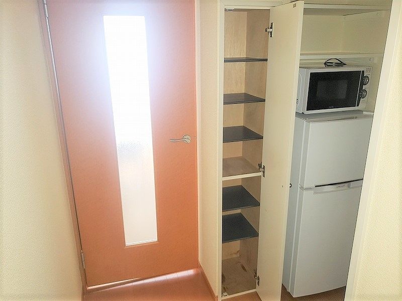 レオパレスローズ　ワン 収納