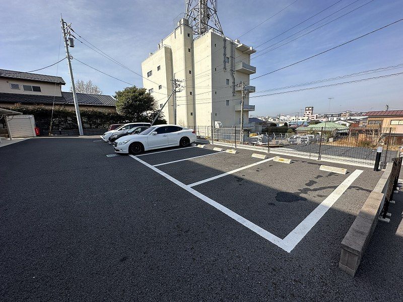 クレイノシャルマンⅡ 駐車場