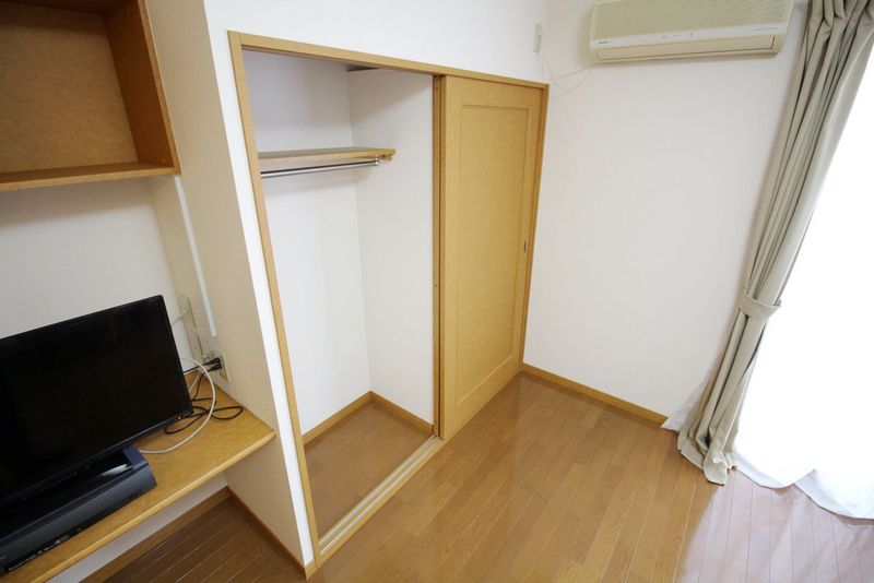 レオパレスグリシーナ 収納
