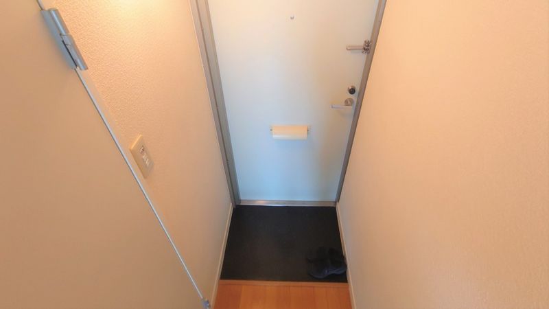 レオパレスアミティエ 玄関