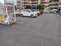 レオパレスホワイトテリア 駐車場