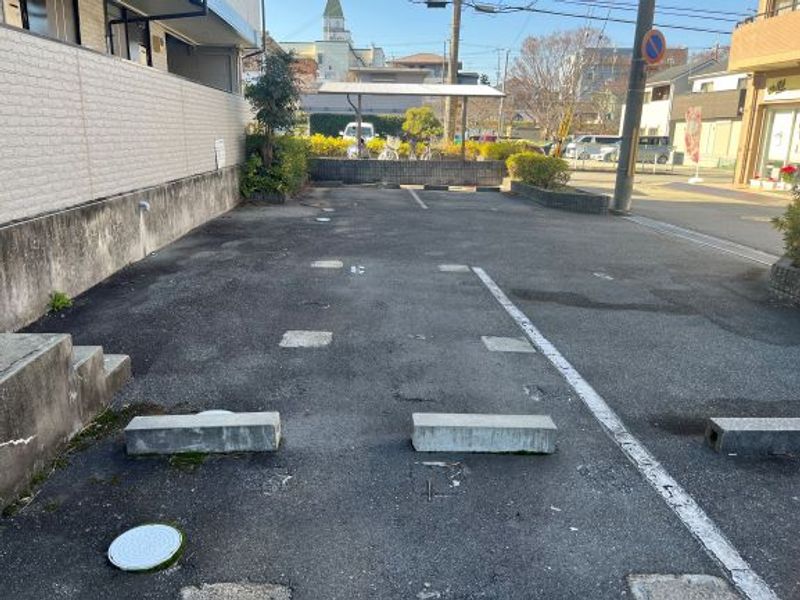 レオパレスえびす 駐車場