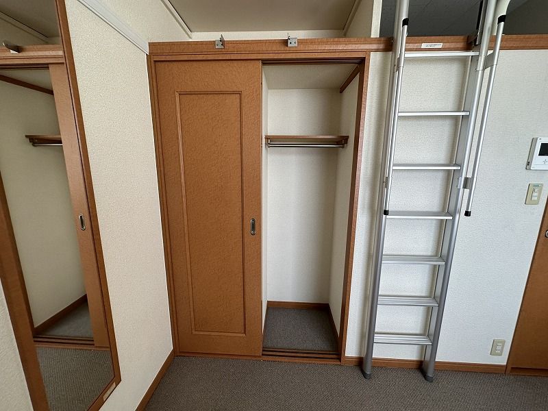 レオパレスわかくさ 収納