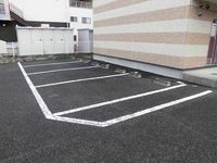 レオパレスエスポワール 駐車場