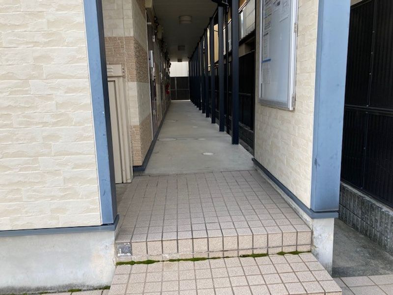レオパレスステイブルー１２ エントランス