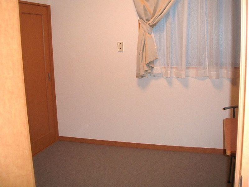レオパレスボムールⅡ 居間