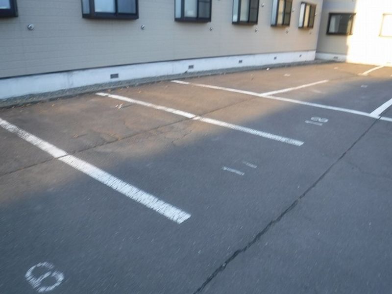 レオパレスフォンターナＡ 駐車場