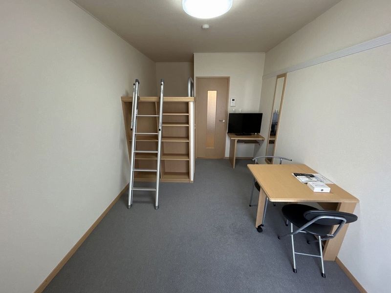 レオパレスミュートス　テセラ 居間