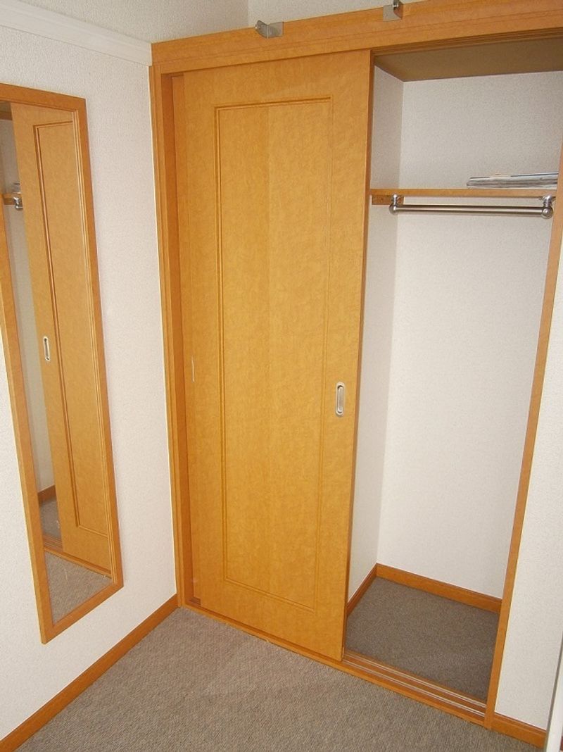レオパレスシェソワ 収納