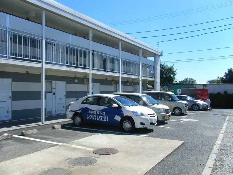 レオパレス若狭 駐車場