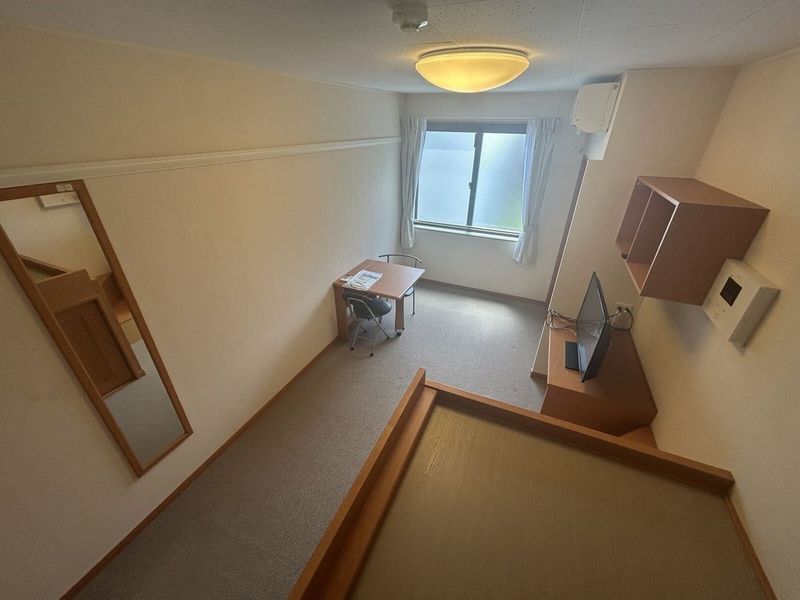 レオパレスメゾン太白 居間